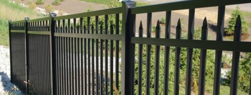 spearpoint aluminum fence with a top rail